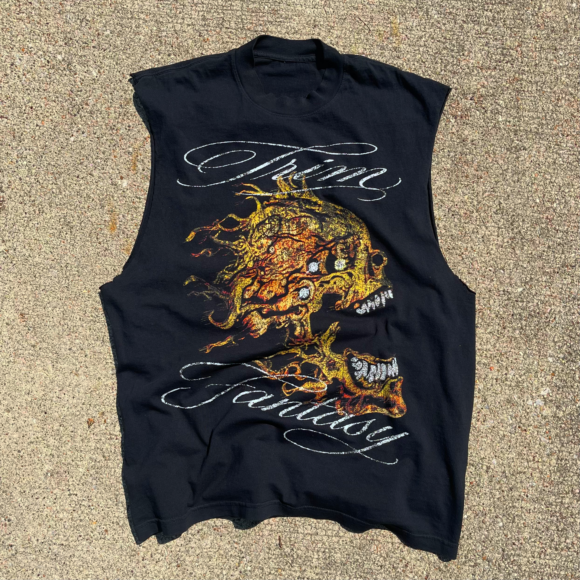 BURNING FANTASY SLEEVELESS TEE